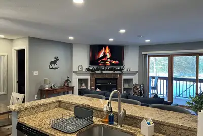 Image de Deer Park Condo, w/Ac, mins to Loon! Resort: indoor pool, pond, river access.
