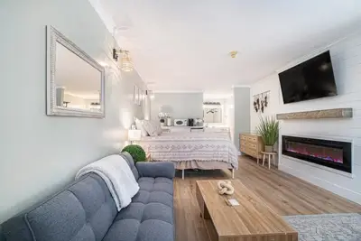 Image de Cozy Studio Retreat on Golf Course -Near Schuss Mountain, Pool & Hot Tub Access!