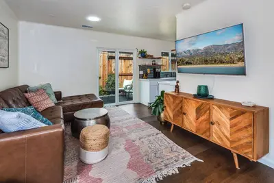 Image de Charming 2-bedroom cottage in lovely Santa Barbara with WiFi, Ac