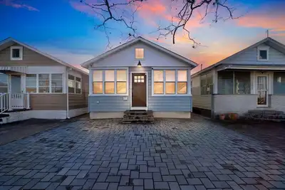 Image de New! Cozy 3-Br Retreat, Four Blocks to Beach & Boardwalk