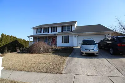 Image de 4-Br house 2-min walk to Armitage golf & Caddy Shack eatery/pub in Mechanicsburg