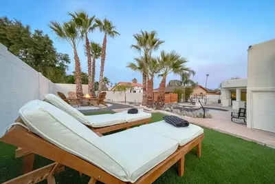 Image de Luxury Escape in the Hills w/Separate Guest House