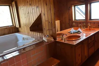 Image de Surrounded by Superior! Stunning condo with 270 degrees of Lake Superior
