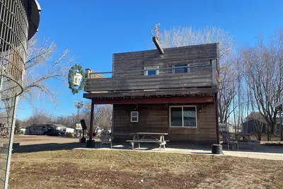Image de The Pedaler's Rest Retreat - Lakeside Tiny Home for 8 guests