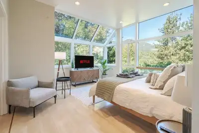 Image de 2 units in redwood forest for large gatherings