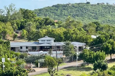 Image de Luxurious 6 bed Villa in the heart of English Harbour, Pool, Aircon, Beach close