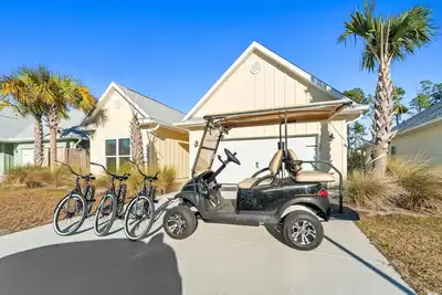 Image de cozy 4br | Sleeps 14 | Bikes, 2 Pools, Golf Cart