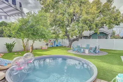 Image de Disneyland 12m! Themed Decor, Pool, Fire Pit, Bbq, Game Room & Ev Charger