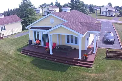 Image de Charming 2-bedroom chalet with WiFi and Ac in Bas-Caraquet