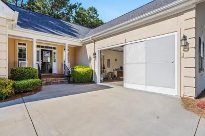 Image de 3\/2 house on Tara Golf Course in charming McCormick with WiFi, fitness room, Ac