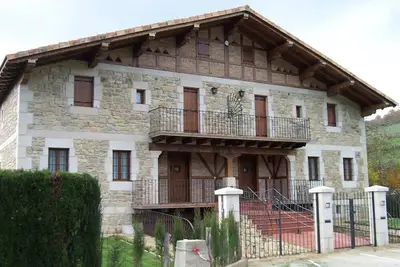 Image de Maison de campagne \"Sagastietxea L\" avec jardin privé