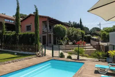 Image de Maison de campagne \"Avalon 103\" avec vue sur les montagnes, piscine privée et Wi-Fi