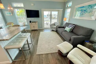 Image de Beautiful 2 bedroom 2 bath home on Porpoise Island.