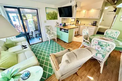 Image de This great beach home offers 2 bedrooms.