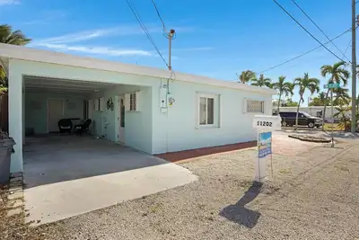Image de Charming 2-bedroom villa in a great location in Marathon-Pay 4 nights and stay 7