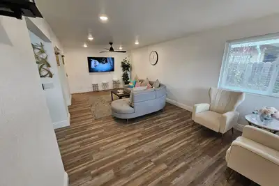 Image de Spacious 4-bedroom house near Smf Airport and Downtown.