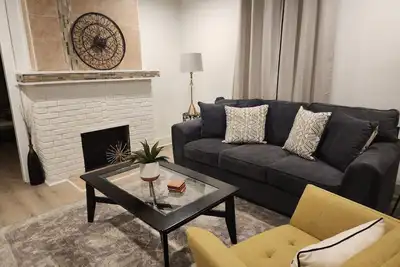 Image de \nNewly renovated 2bdr, 2 baths. Office. Near Sports, Stadium, Museums, Airport