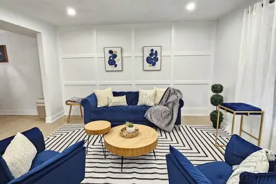 Image de Huge 6-bedroom house with WiFi, fitness, Games and Comfort in Great Lake