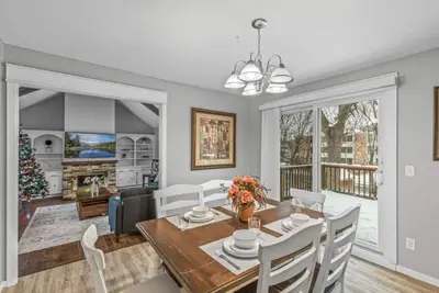 Image de Charming 4br Family Home in Burnsville