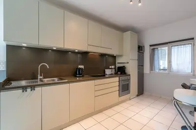 Image de Rez de Villa avec beau jardin et belle vue