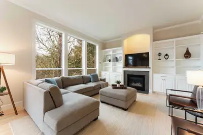 Image de 1st Floor Br|Garage&Street Parking|Dedicated Workspace|Spacious Backyard #42048
