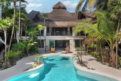 Image de Beachfront Paradise with Infinity Pool, Beach Club & On-Site Restaurant | Mantaray Tulum