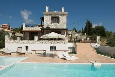 Image de Luxurious Villa with Sea & Mountain Views