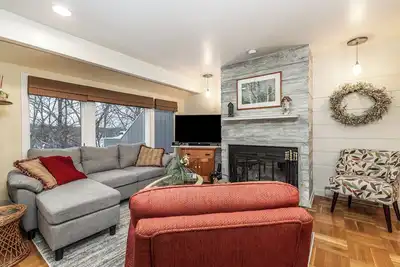 Image de Amazing Lake Views! Check out the colors LakeSide @ Plum Cove - Pet Friendly!