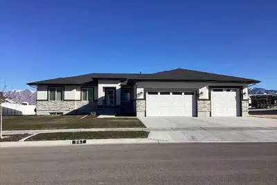 Image de Beautiful New Home Minutes from Salt Lake City