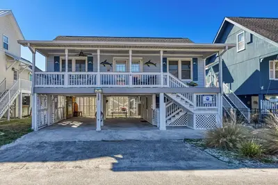 Image de Sun, Sand, and Serenity - 3 Bedroom Dog Friendly Cottage Steps from the Beach