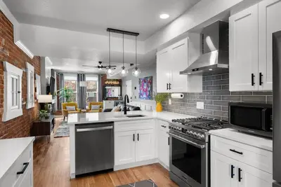 Image de New Listing! Luxury Meets History in Our Cheesman Park Condo