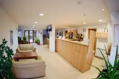 Image de New studio apart, fully equipped, 3 min, from the gondola, swimming pool & sauna