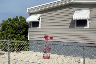 Image de 3-bedroom mobile home in soothing Key Largo with WiFi, Ac