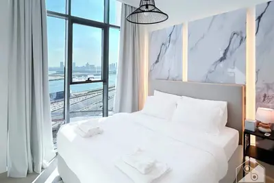 Image de Luxury 1b with Balcony & partial Burj Khalifa view
