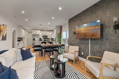 Image de 2br 3ba_2King bd, 3 Car Parking+Bonus area w/Qn bd