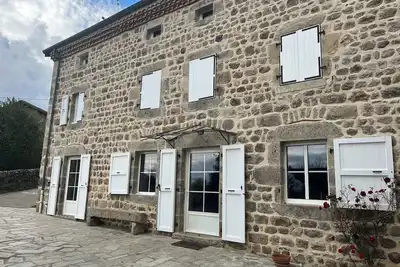 Image de logement entier confortable, cadre tranquille Ă la montagne