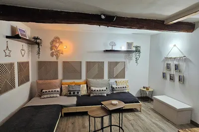 Image de Petite maison au calme près de la Seine