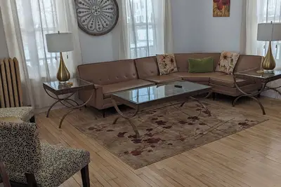 Image de Serene 2-bedroom apartment in North Adams. Plenty of off street parking.