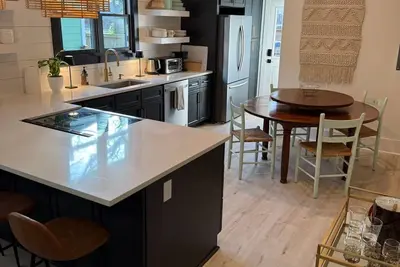 Image de Charming New 3-Br Bungalow in Historic Downtown Wilmington…Quiet & Walkable!