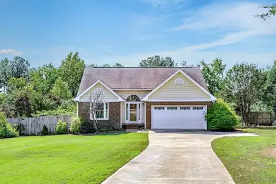 Image de Charming 3-bedroom house in Apex with WiFi and Ac