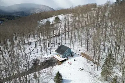 Image de Cozy 4-Bedroom Modern Mountaintop Retreat in Jewett