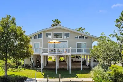 Image de Sea Level Bsl 3br 3ba Waterfront