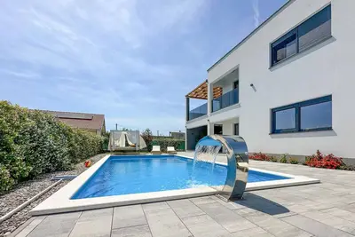 Image de Magnifique maison de 4 chambres à.