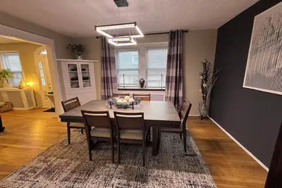 Image de Spacious 3br\/1ba house with WiFi and Parking in Pleasant Upper Darby.