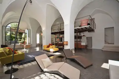 Image de Prestigious home with pool near the sea