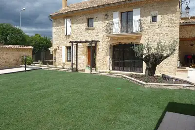 Image de Ă 18 km d' Avignon, mas familial de charme