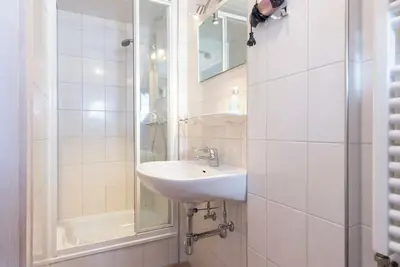 Image de Spacious vacation apartment right next to the bus stop