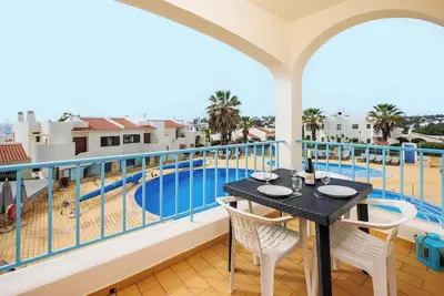 Image de Apartment with roof top terrace & great see views