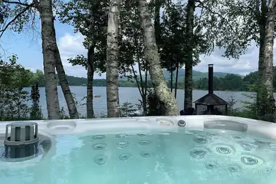 Image de Tremblant Lakefront Chalet for Rent – May, July & August