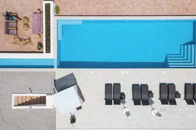 Image de Large boutique villa with 6 ensuite rooms & heated pool